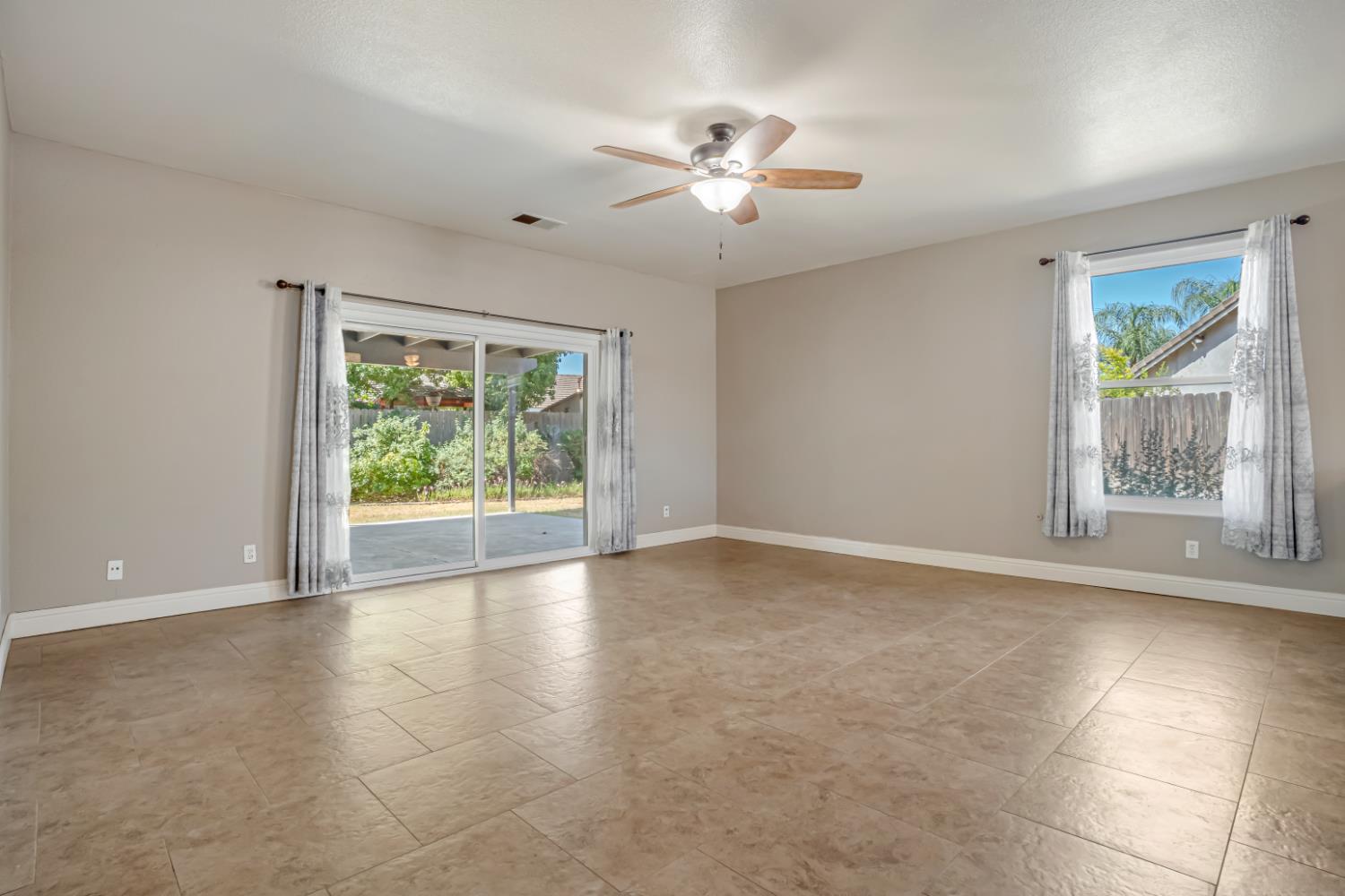2468 S Phillip Ave, Fresno, CA 93727