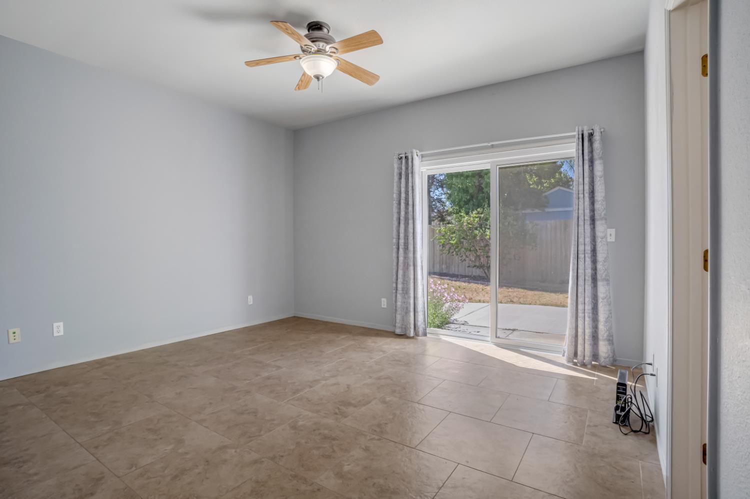 2468 S Phillip Ave, Fresno, CA 93727