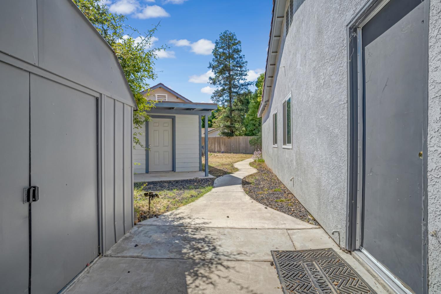 2468 S Phillip Ave, Fresno, CA 93727