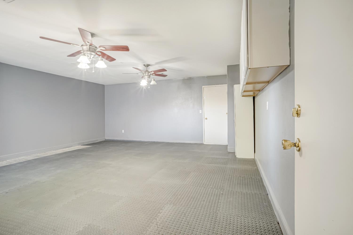 2468 S Phillip Ave, Fresno, CA 93727