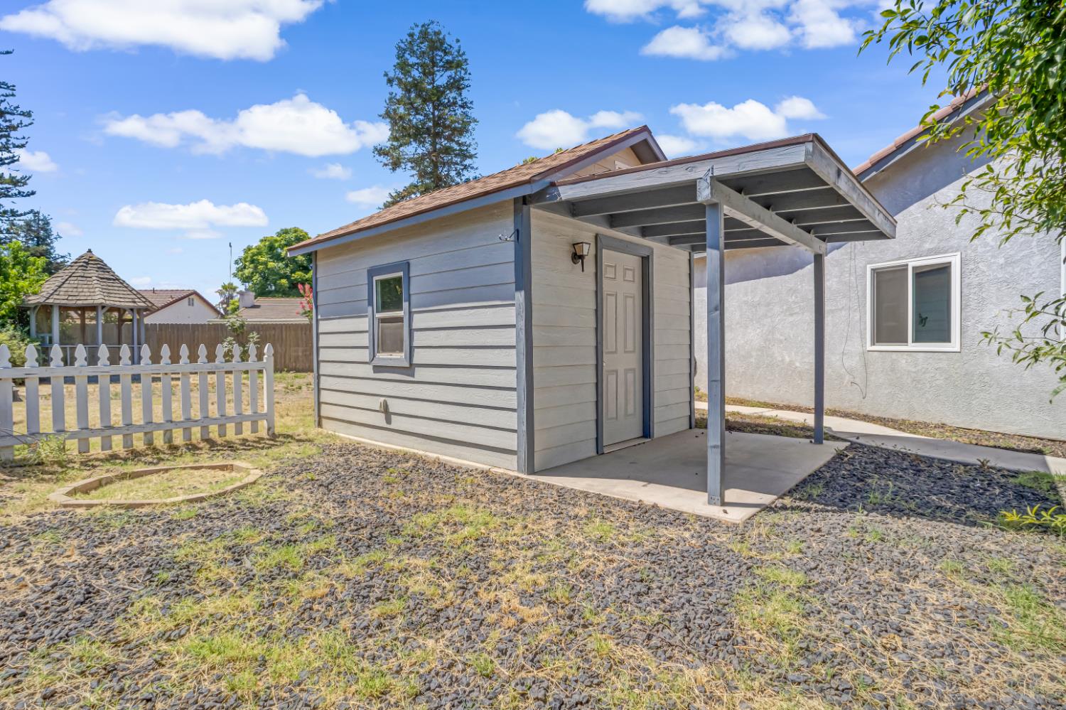 2468 S Phillip Ave, Fresno, CA 93727