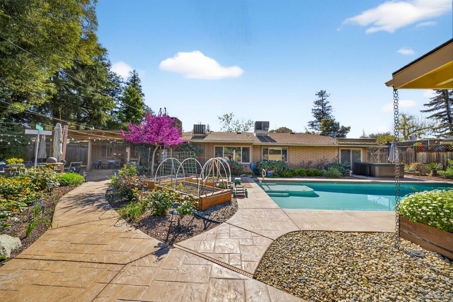 4872 N Arcade Ave, Fresno, CA 93704