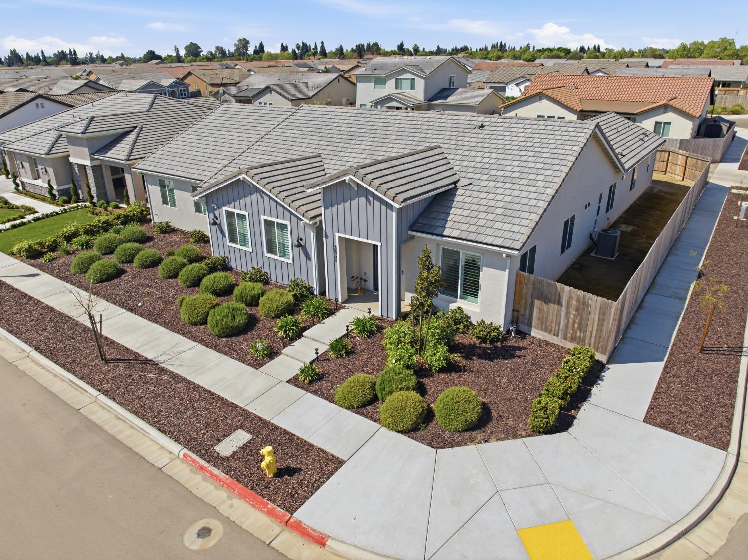 2937 22nd Ave, Kingsburg, CA 93631