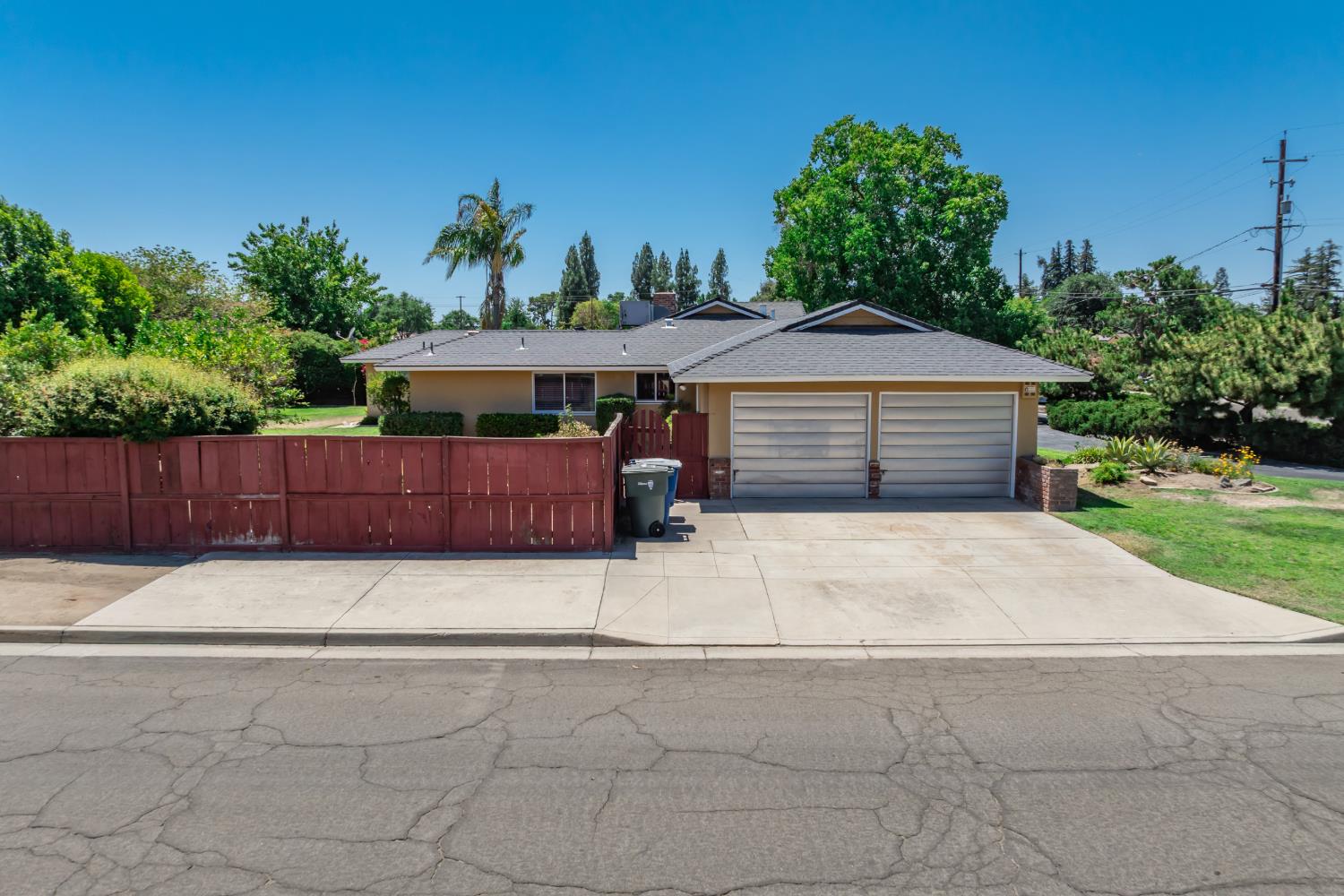 4328 E Rialto Ave, Fresno, CA 93726
