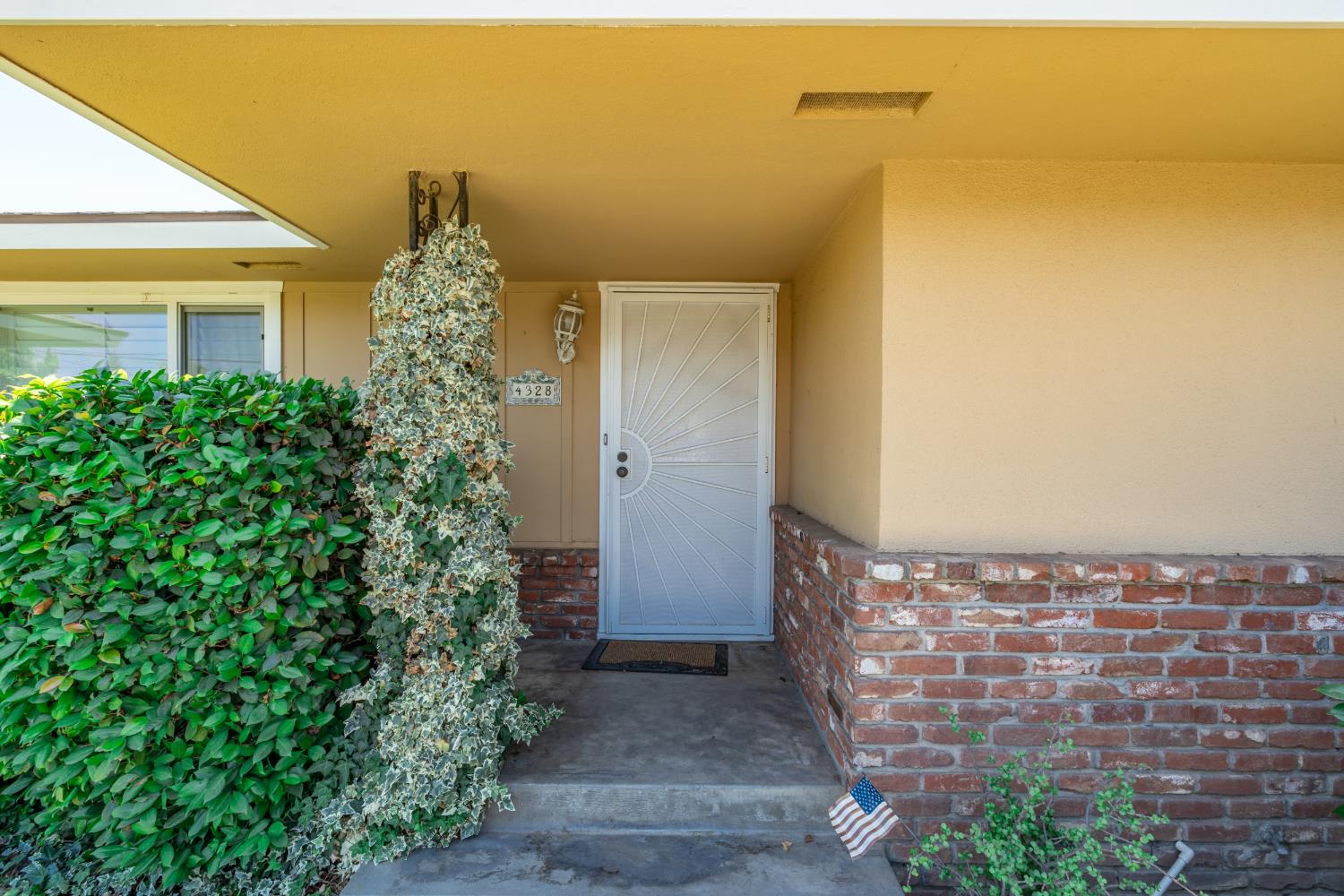 4328 E Rialto Ave, Fresno, CA 93726