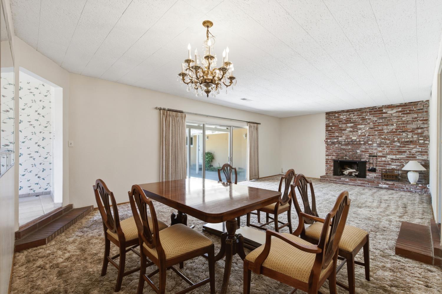4328 E Rialto Ave, Fresno, CA 93726