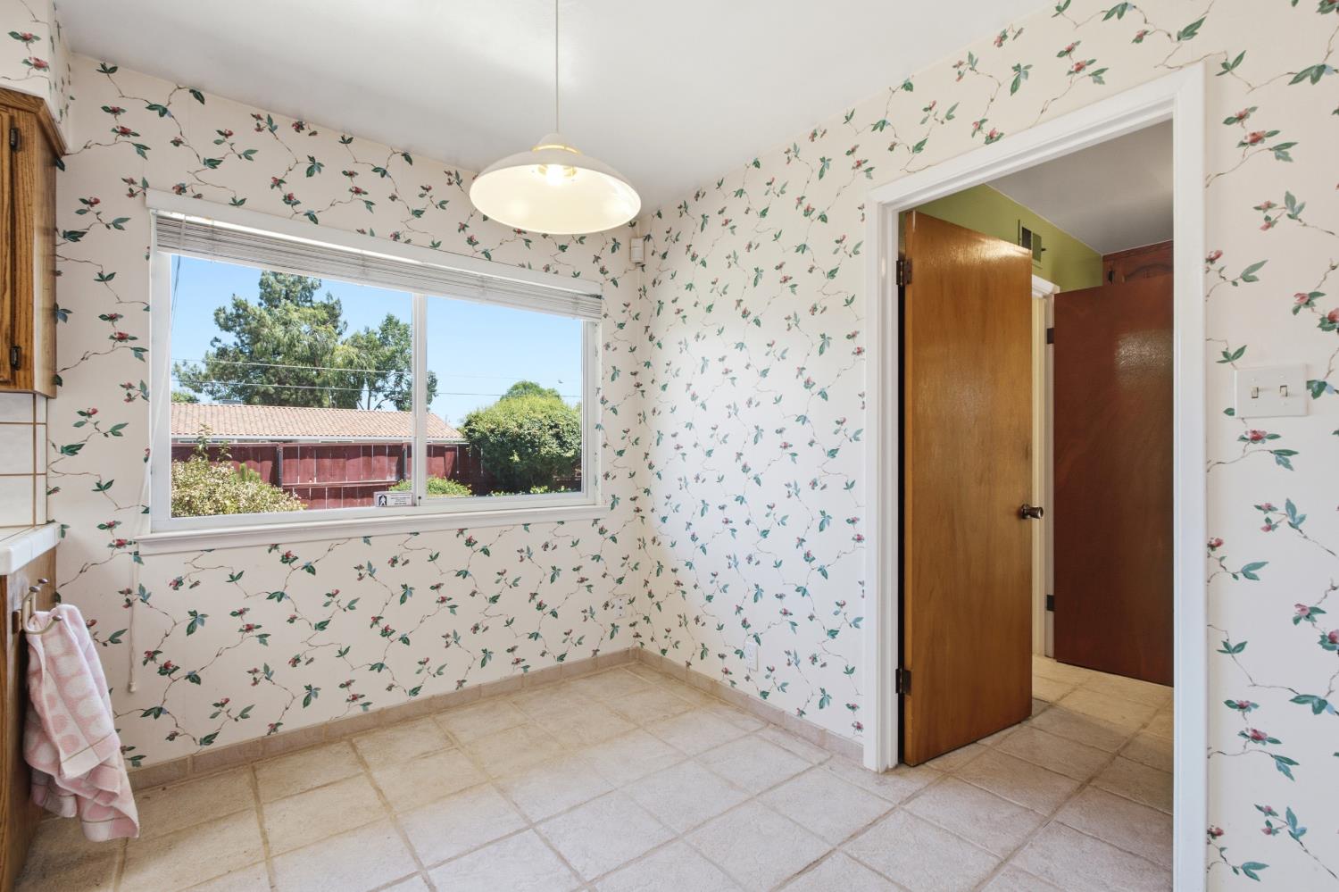 4328 E Rialto Ave, Fresno, CA 93726