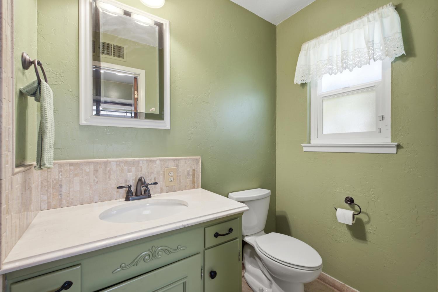 4328 E Rialto Ave, Fresno, CA 93726