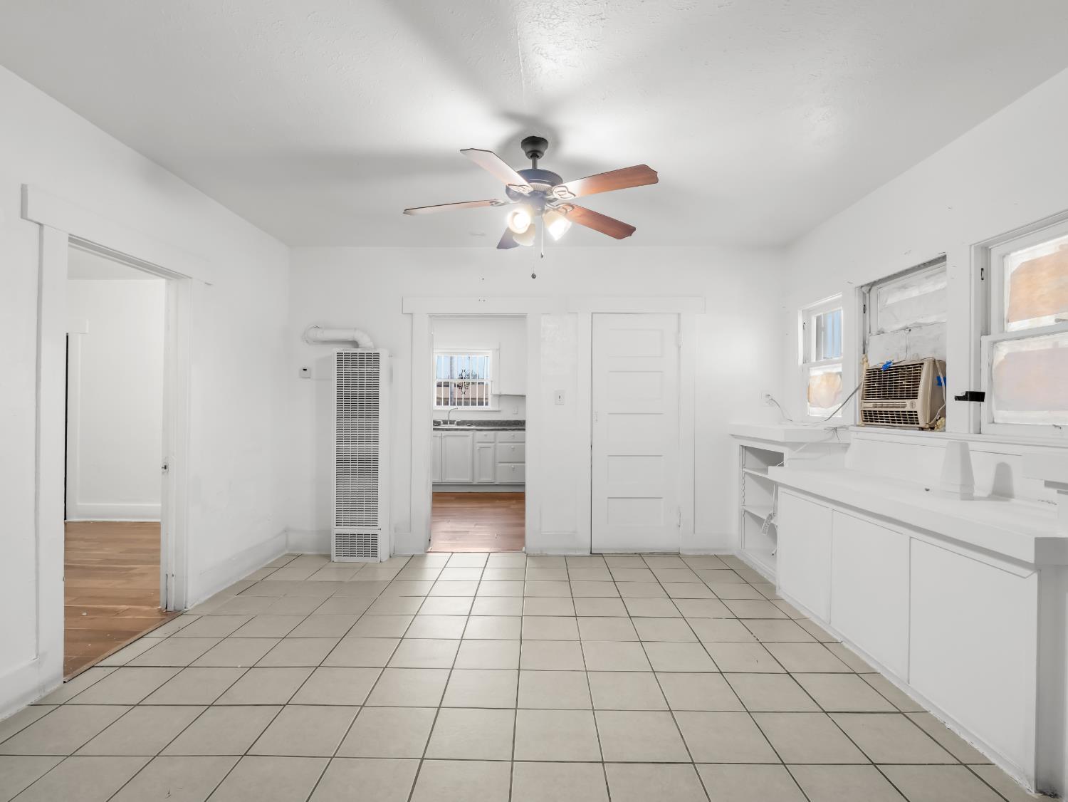 3957 E Verrue Ave, Fresno, CA 93702