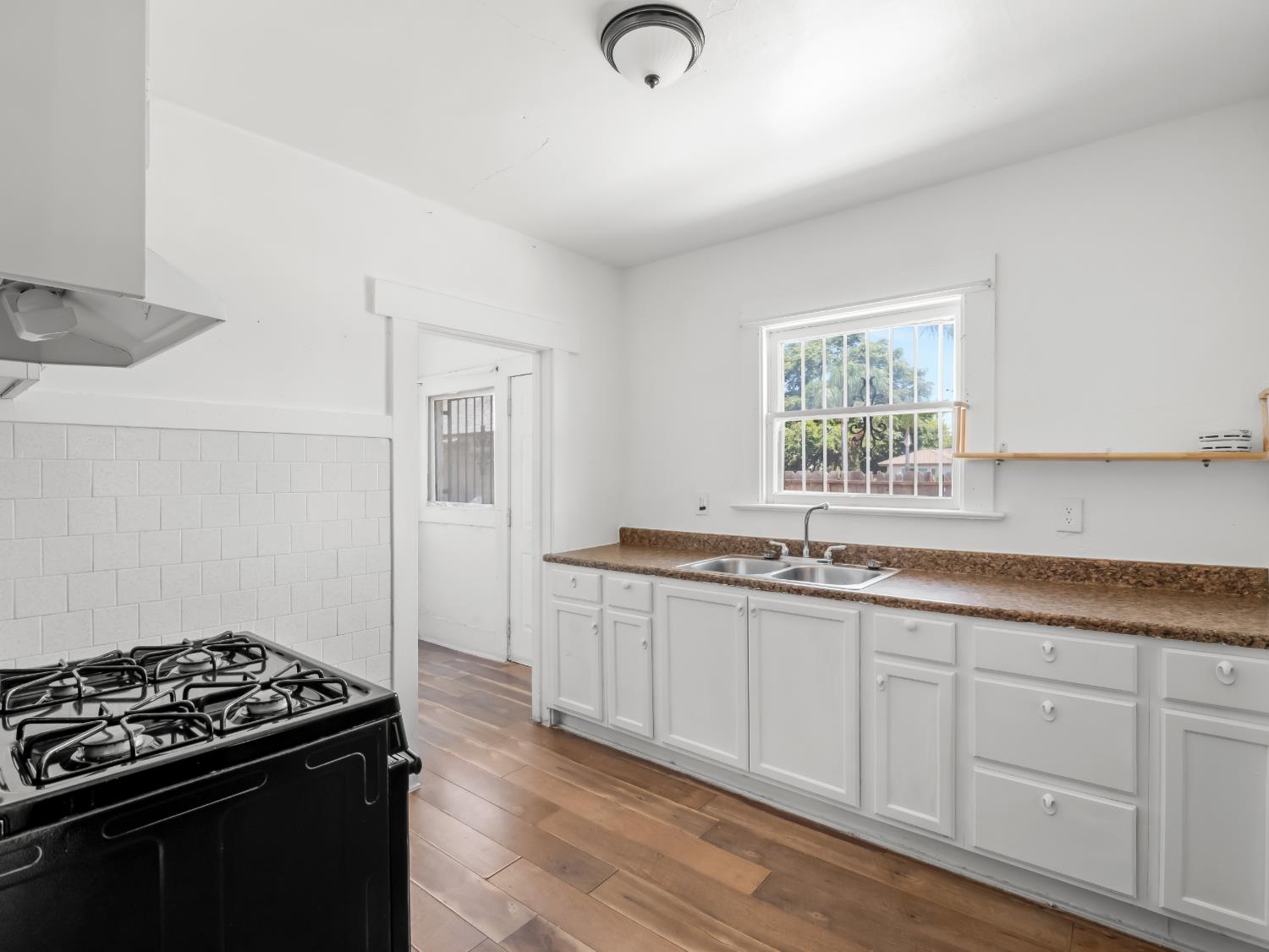 3957 E Verrue Ave, Fresno, CA 93702