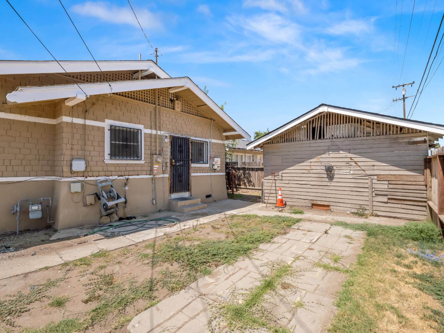 3957 E Verrue Ave, Fresno, CA 93702