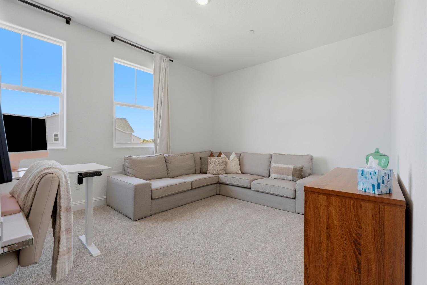 2445 W Claridge Way, Hanford, CA 93230