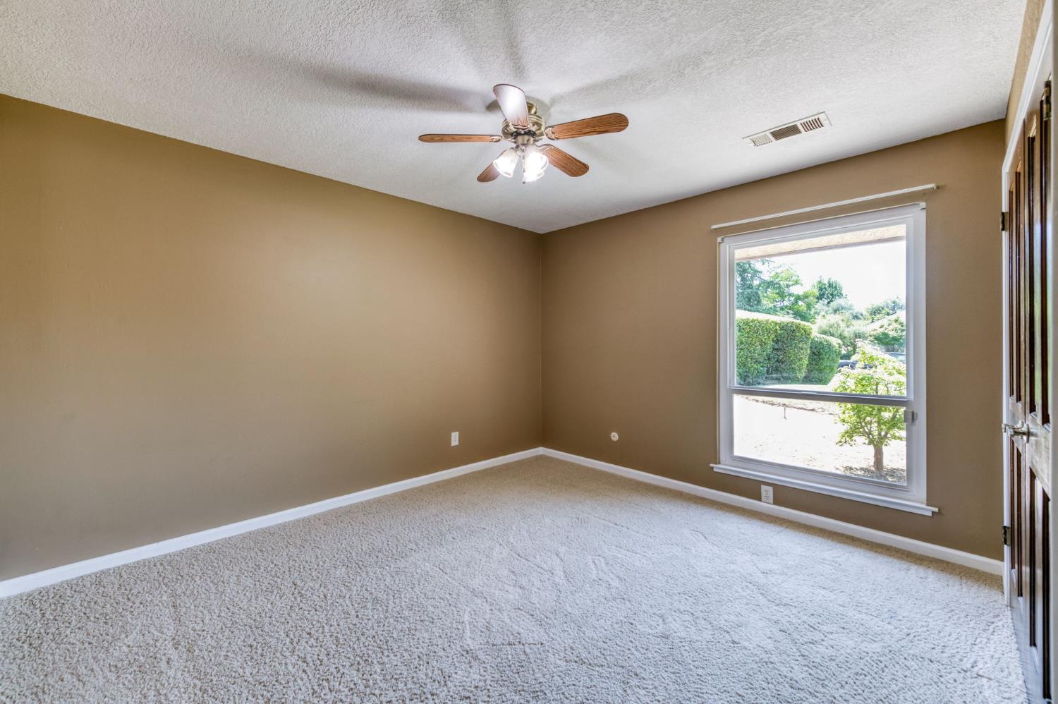 7238 N Ila, Fresno, CA 93711