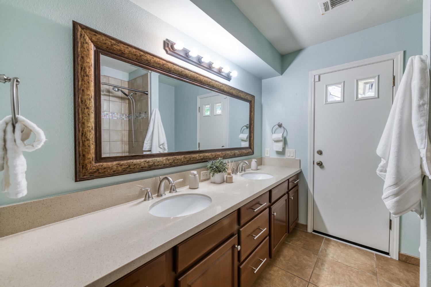 7238 N Ila, Fresno, CA 93711