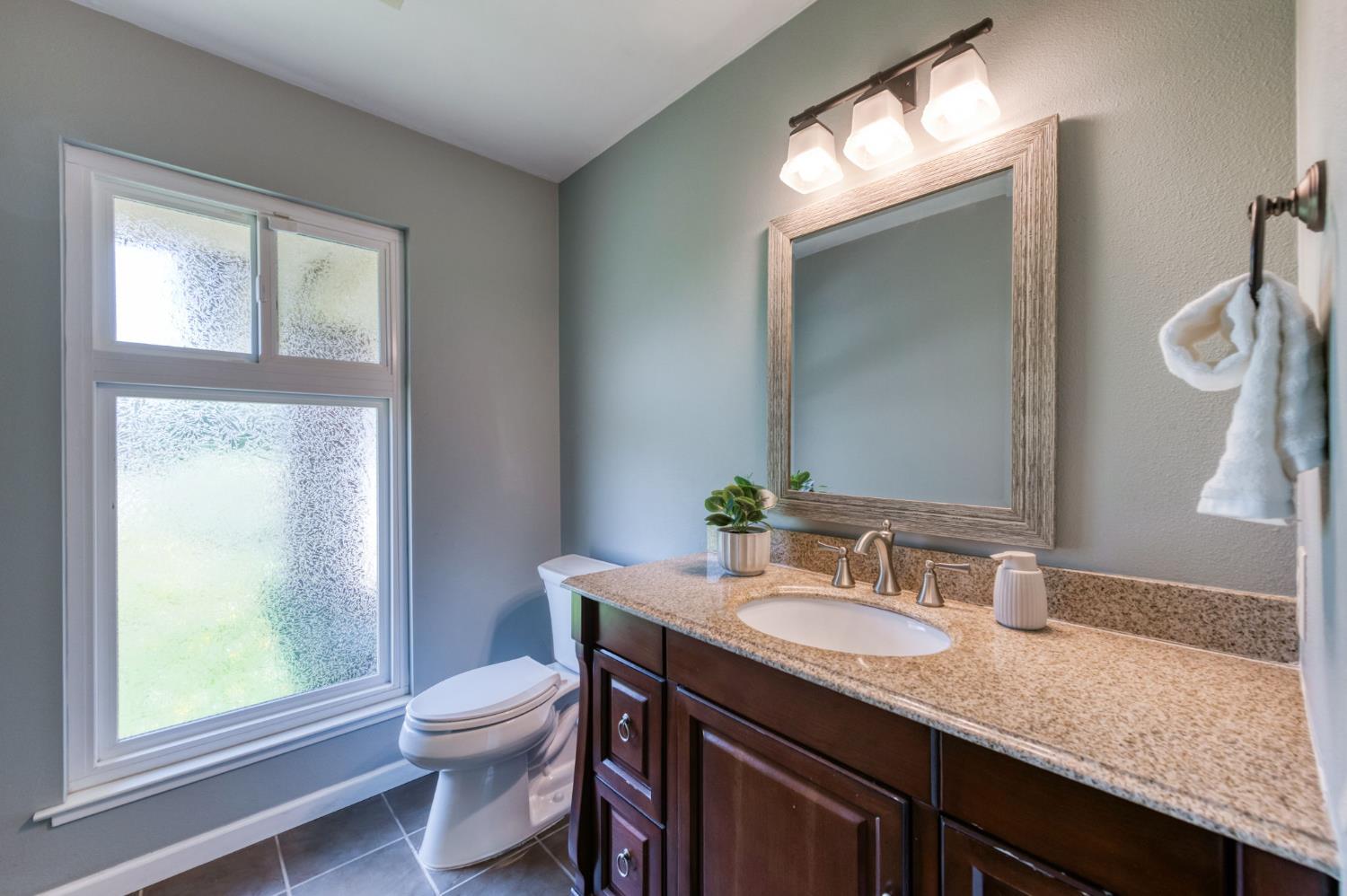 7238 N Ila, Fresno, CA 93711