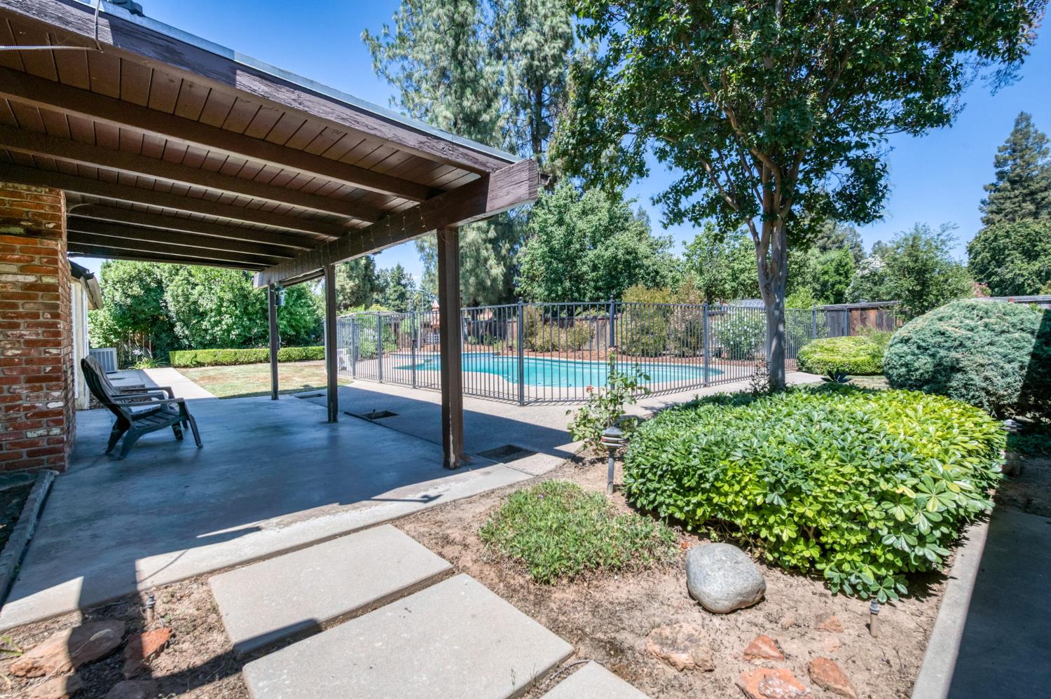 7238 N Ila, Fresno, CA 93711