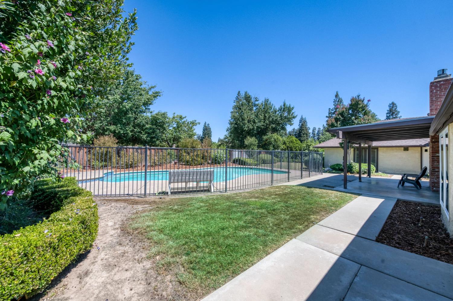 7238 N Ila, Fresno, CA 93711