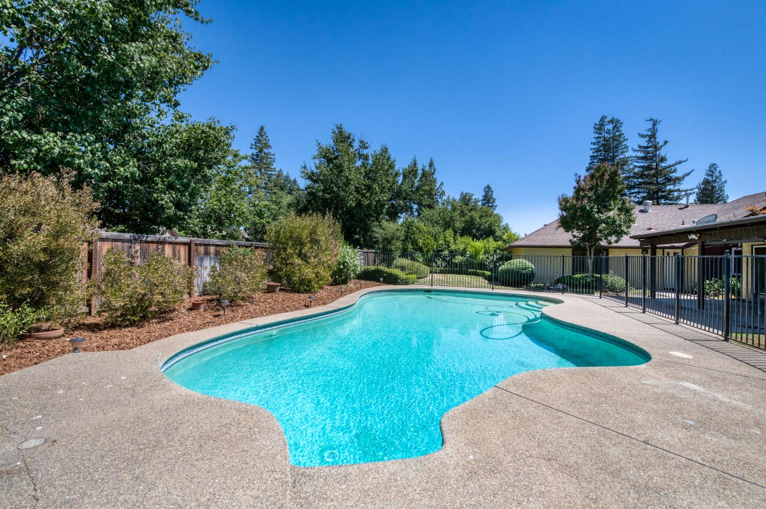 7238 N Ila, Fresno, CA 93711