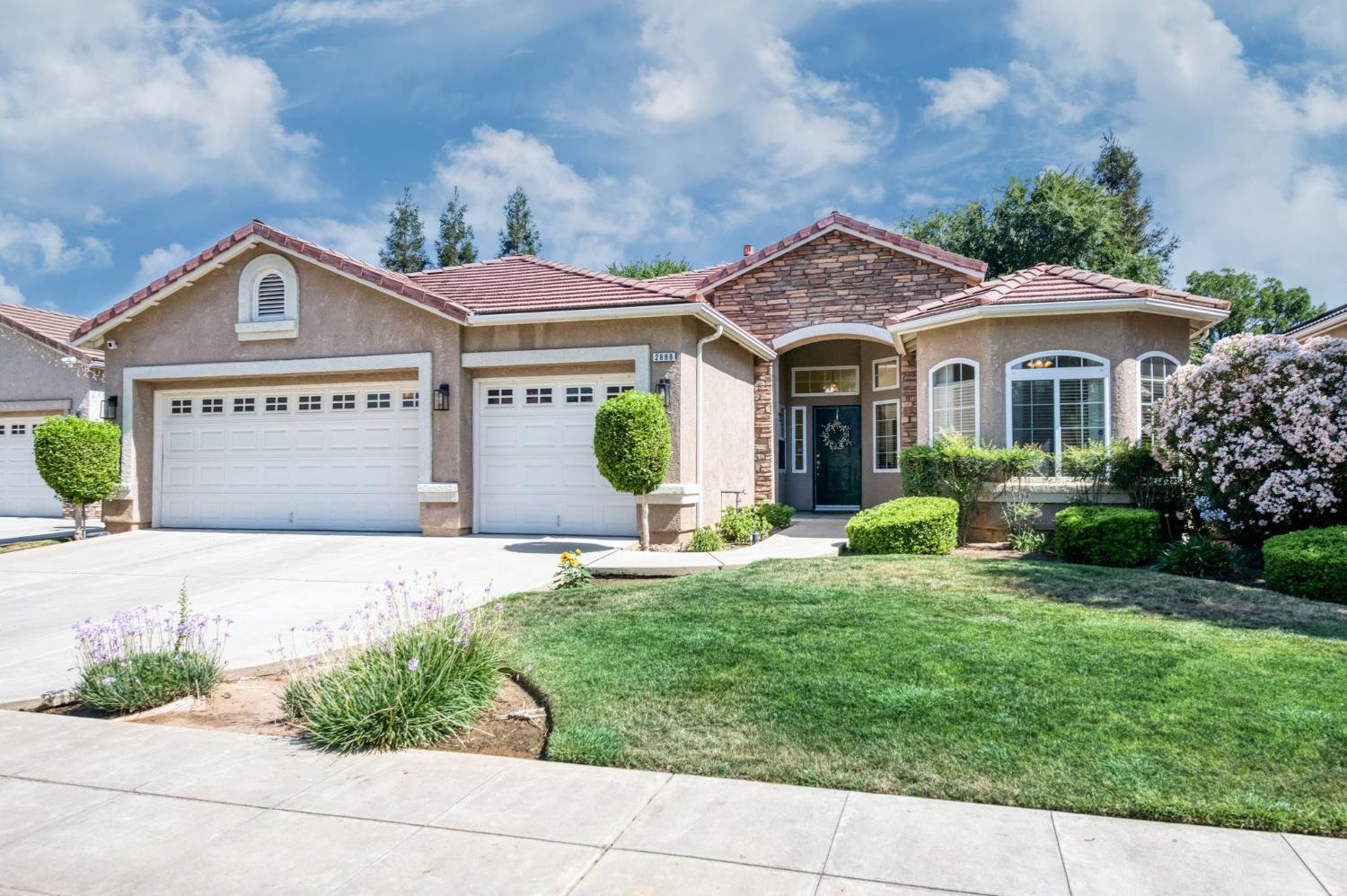 2888 E Muncie Ave, Fresno, CA 93720