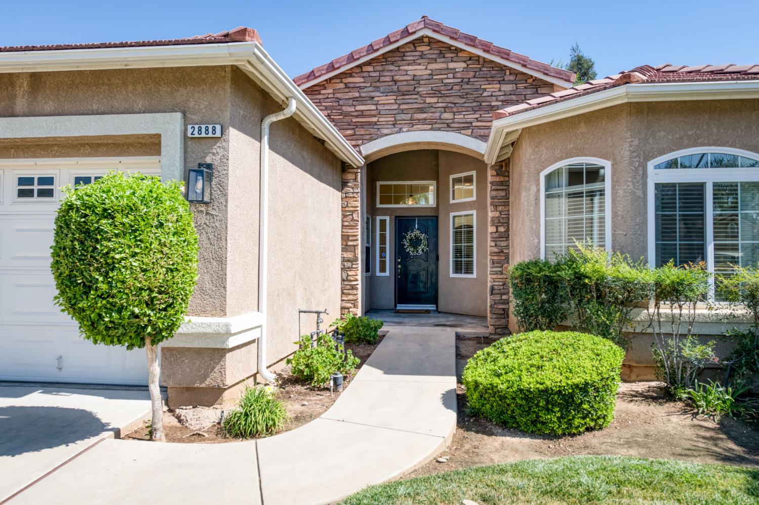 2888 E Muncie Ave, Fresno, CA 93720