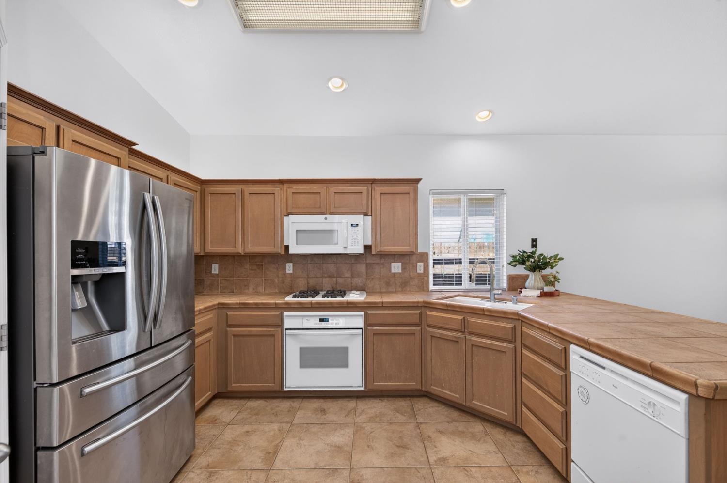2888 E Muncie Ave, Fresno, CA 93720