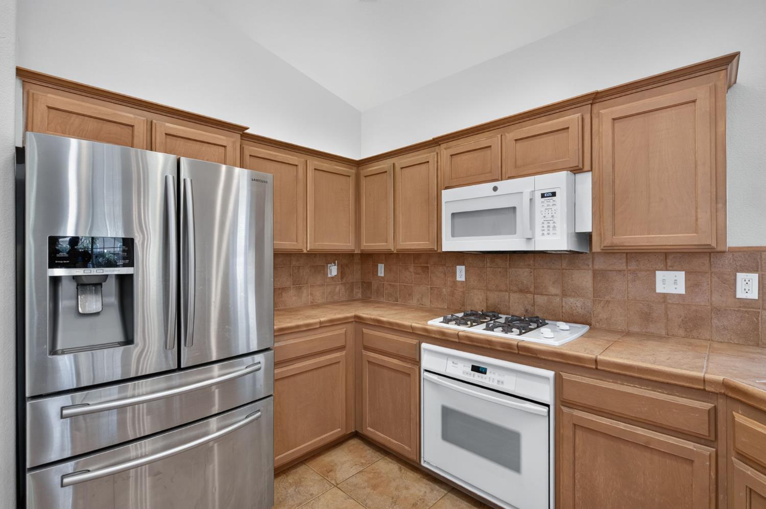 2888 E Muncie Ave, Fresno, CA 93720