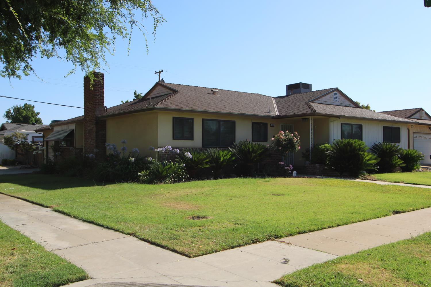 3907 E Acacia Ave, Fresno, CA 93726