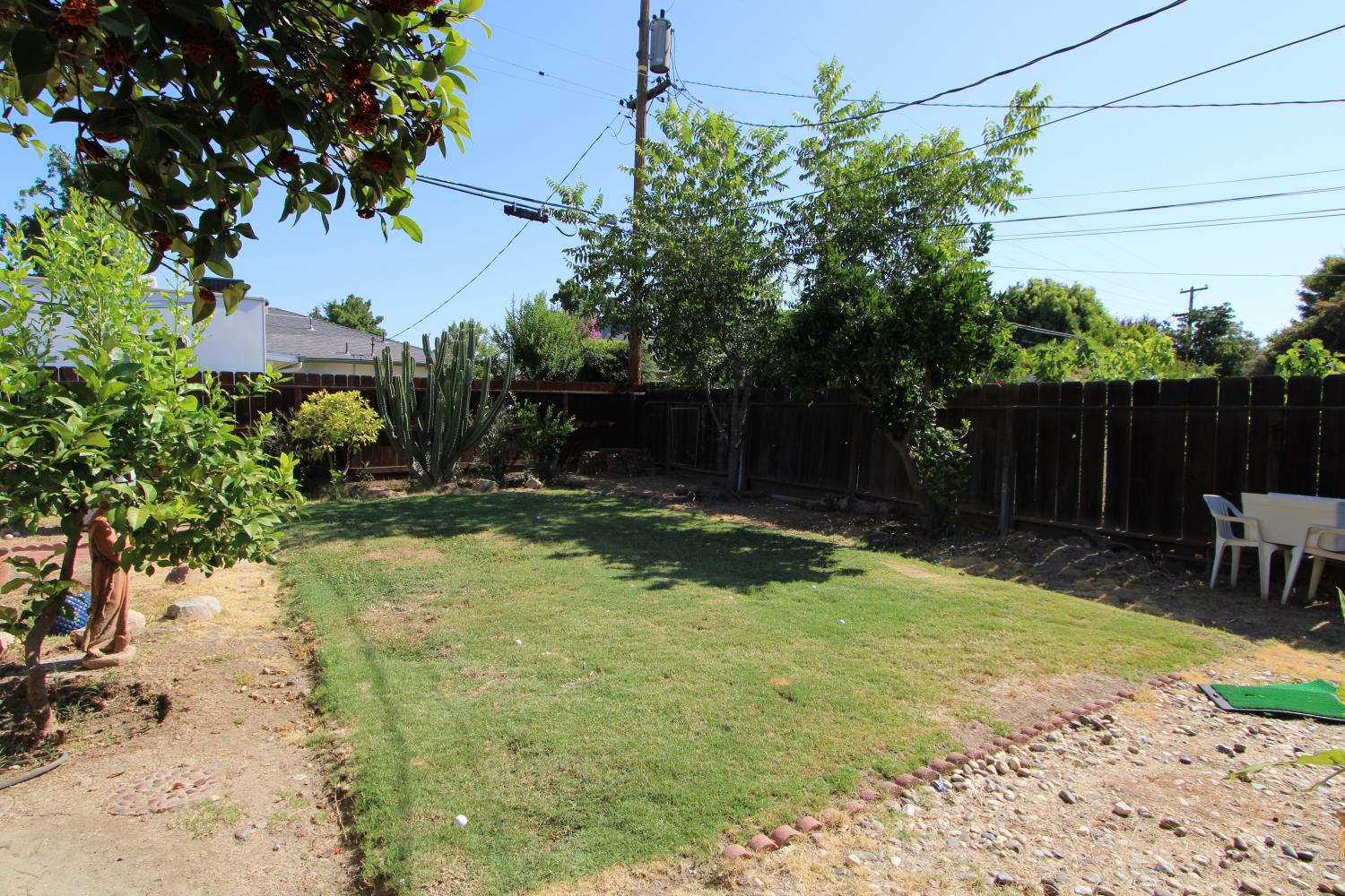 3907 E Acacia Ave, Fresno, CA 93726
