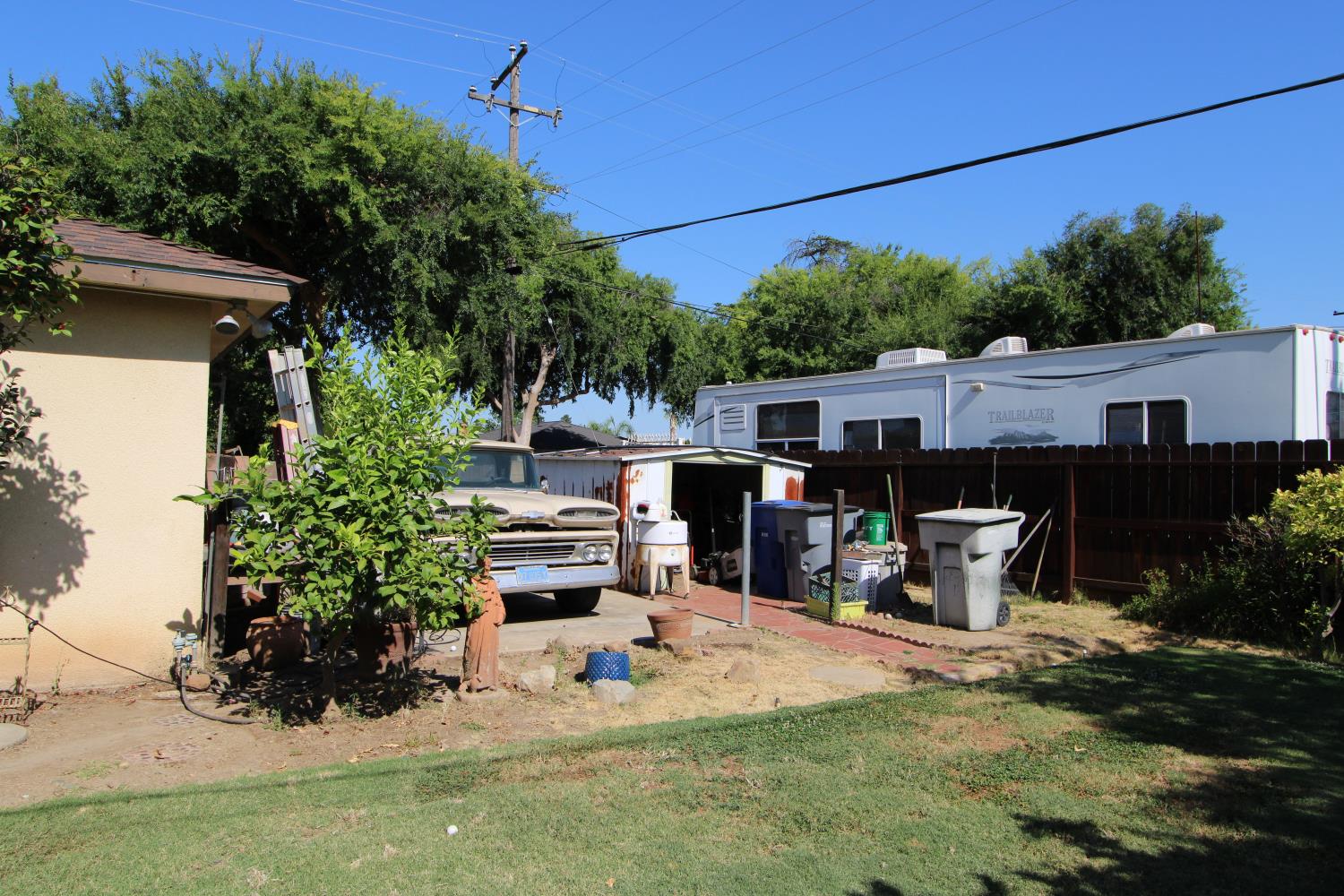 3907 E Acacia Ave, Fresno, CA 93726