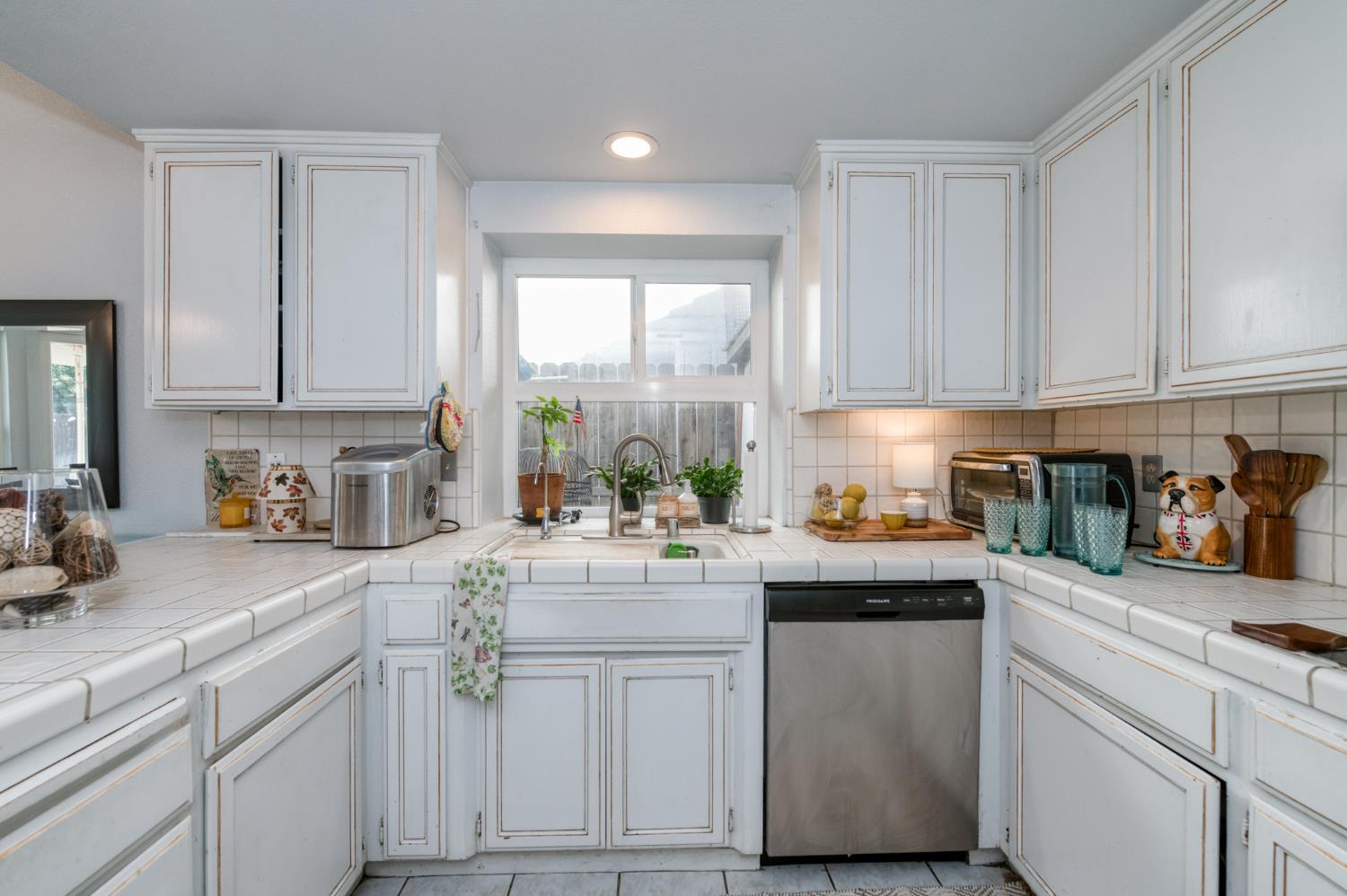 2373 Beechwood Way, Madera, CA 93637