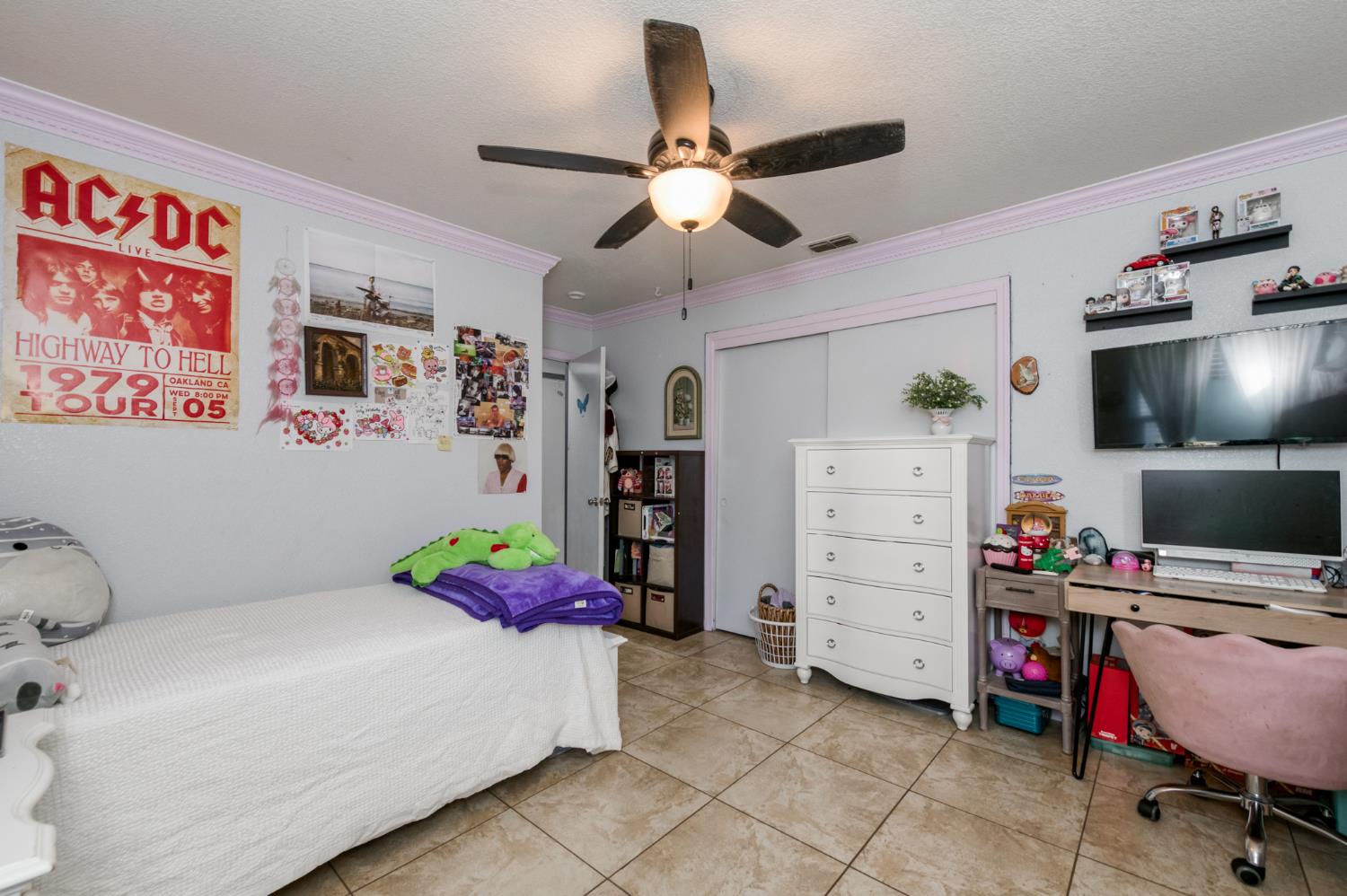 2373 Beechwood Way, Madera, CA 93637