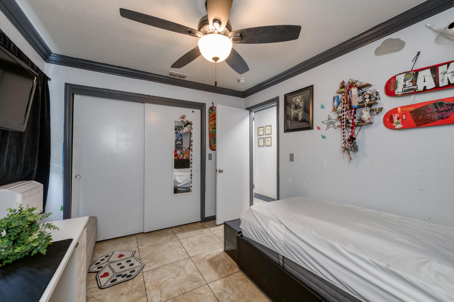 2373 Beechwood Way, Madera, CA 93637