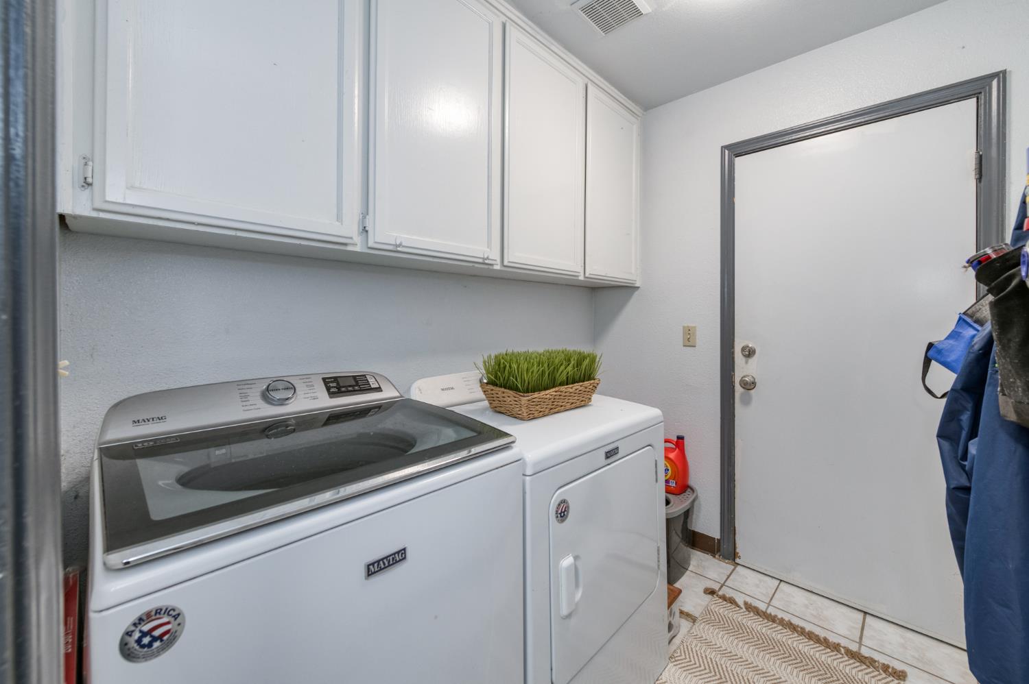 2373 Beechwood Way, Madera, CA 93637
