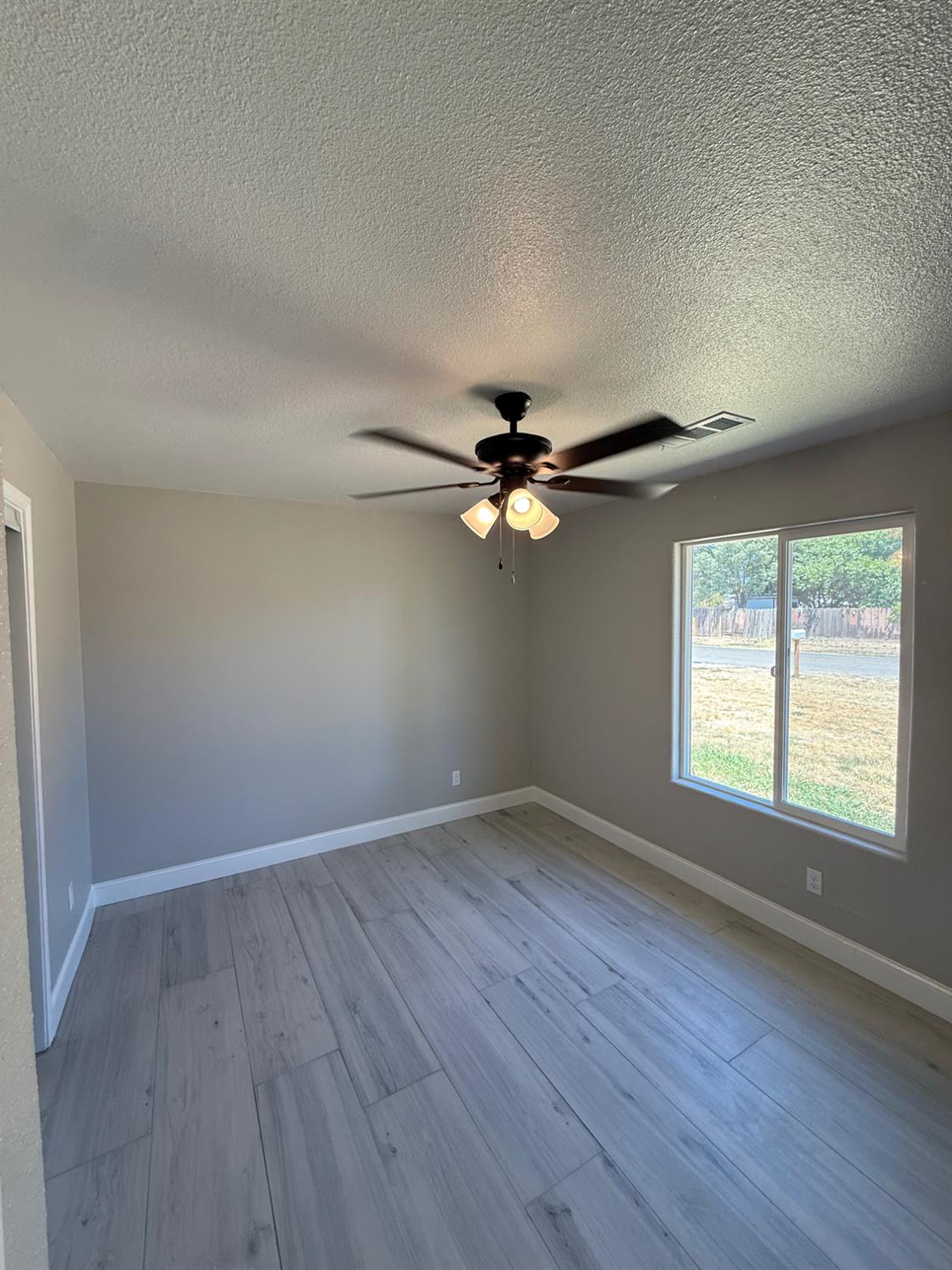 16576 Camden Dr, Madera, CA 93638