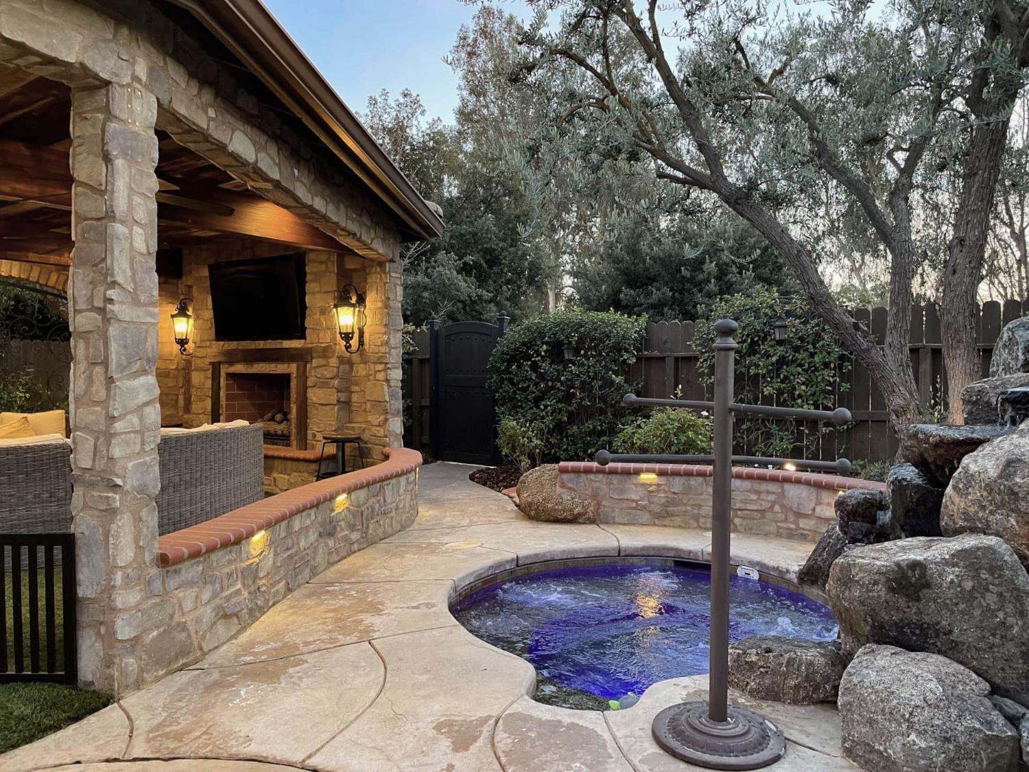 2264 Vermont Ave, Clovis, CA 93619