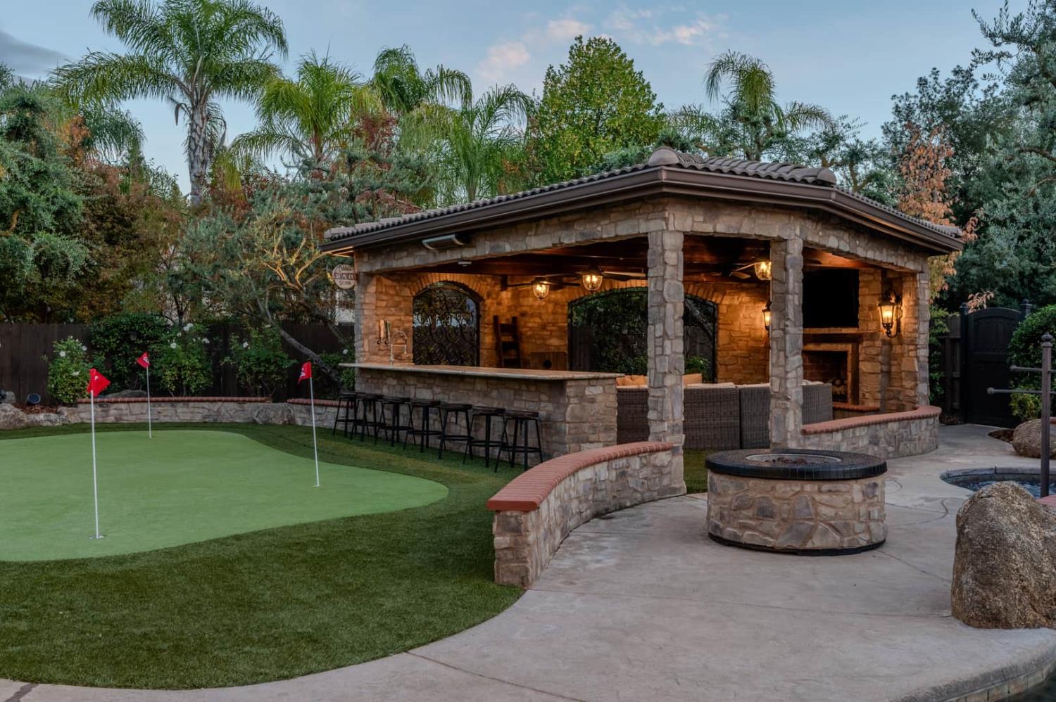 2264 Vermont Ave, Clovis, CA 93619