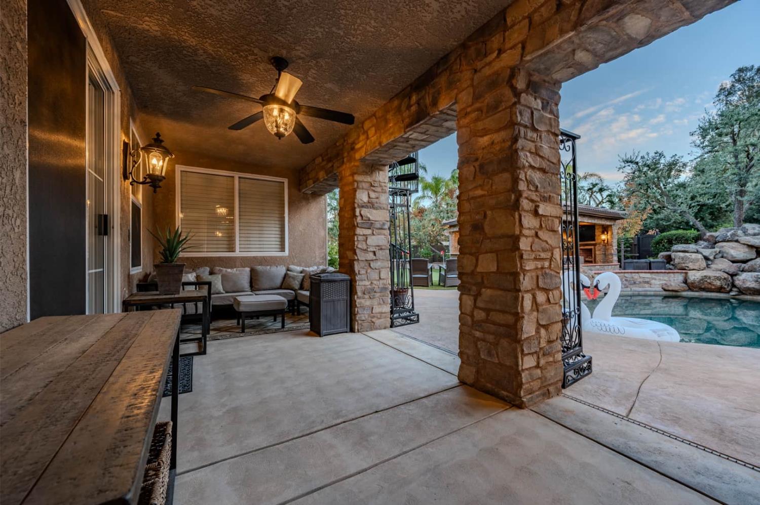 2264 Vermont Ave, Clovis, CA 93619