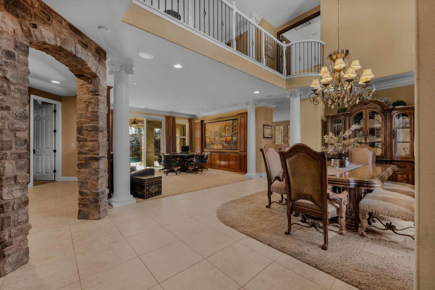2264 Vermont Ave, Clovis, CA 93619