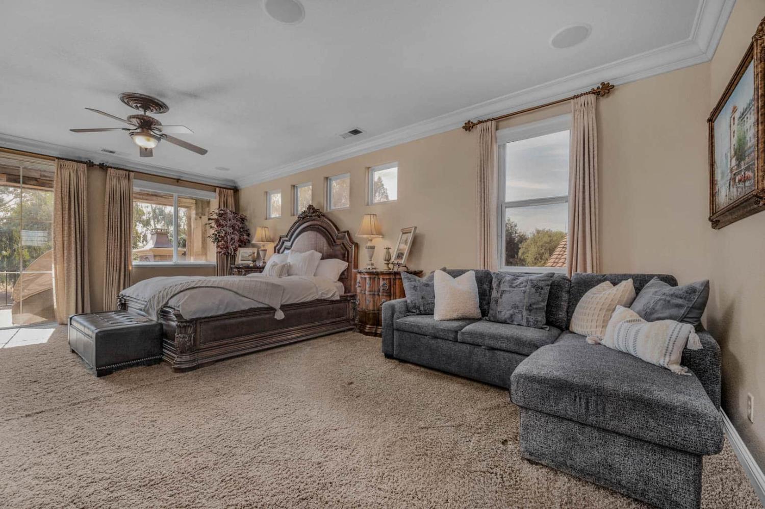 2264 Vermont Ave, Clovis, CA 93619