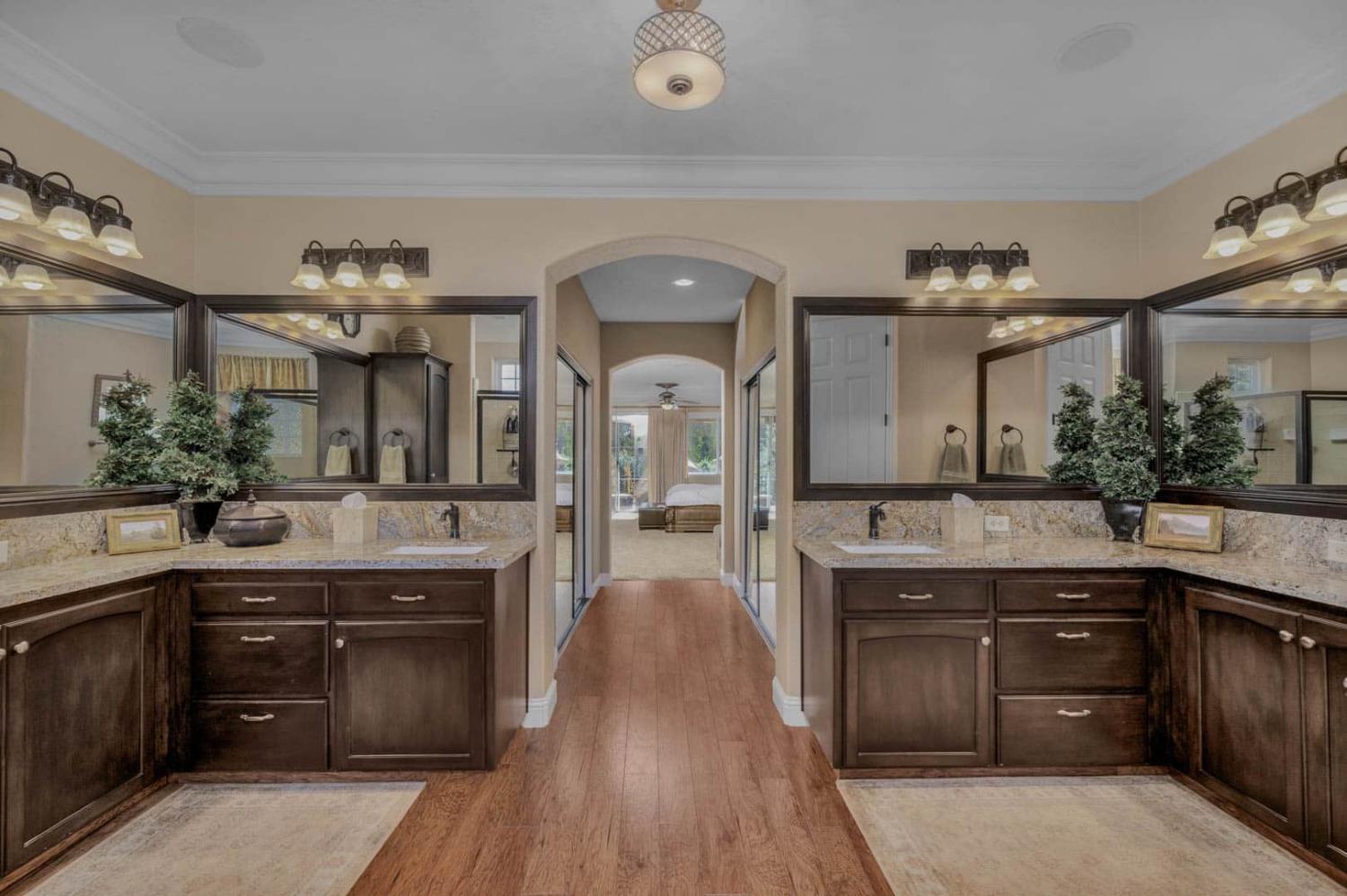 2264 Vermont Ave, Clovis, CA 93619