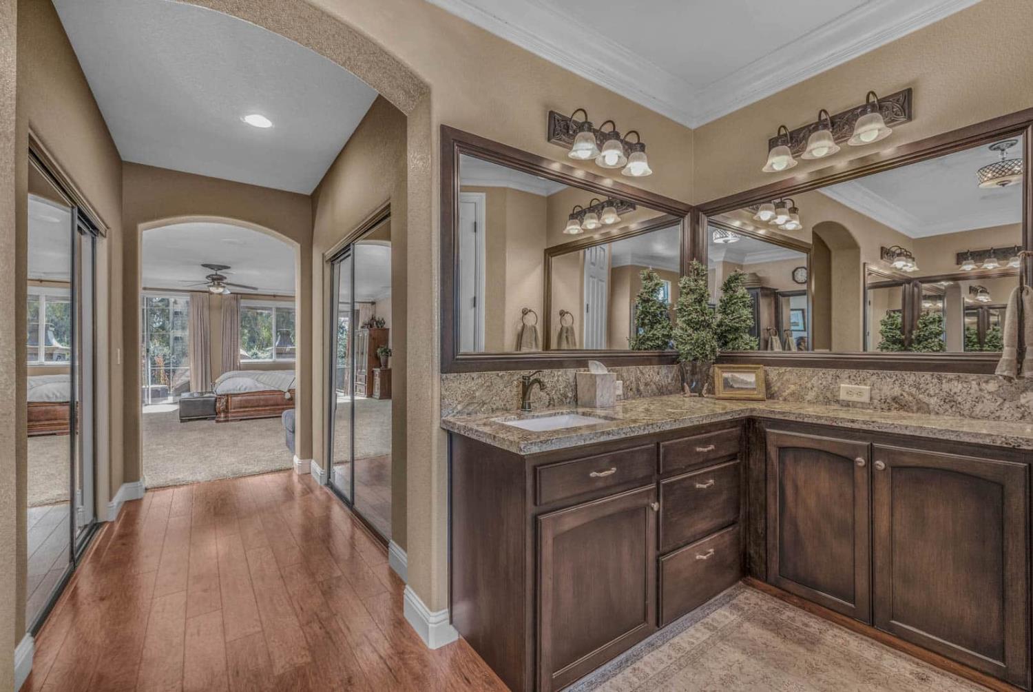 2264 Vermont Ave, Clovis, CA 93619