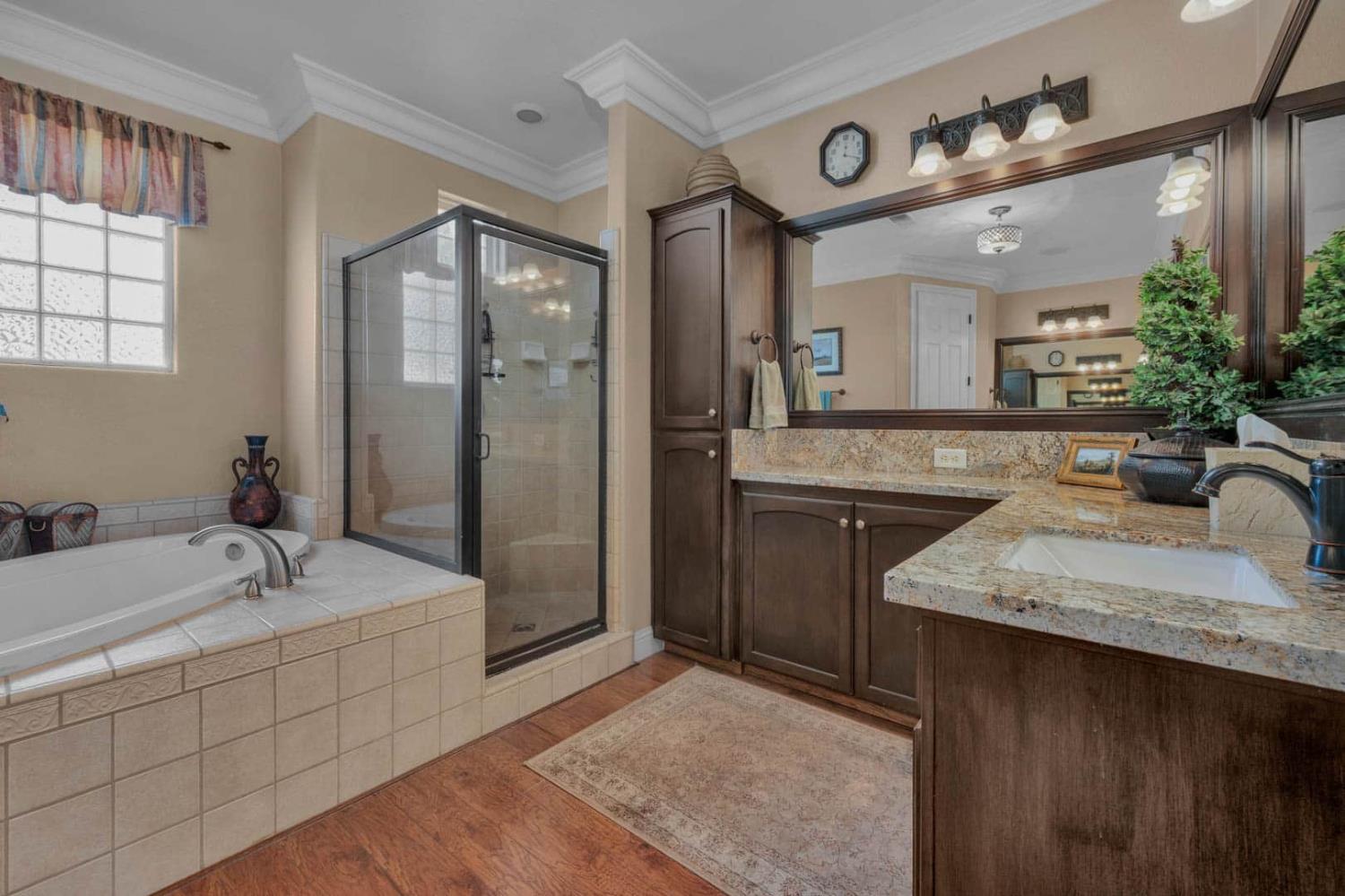 2264 Vermont Ave, Clovis, CA 93619