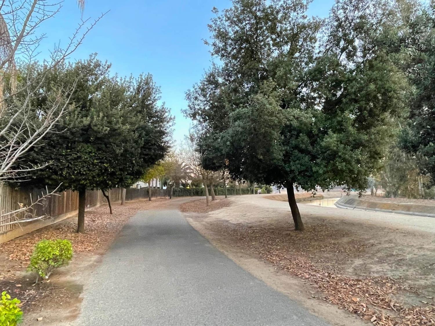 2264 Vermont Ave, Clovis, CA 93619