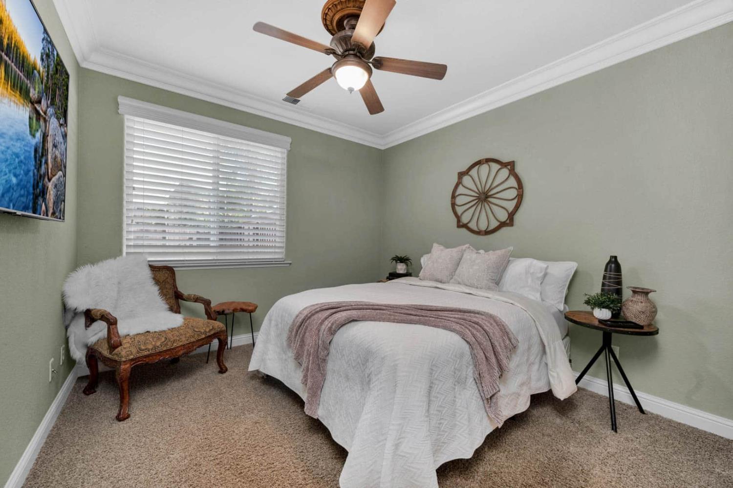2264 Vermont Ave, Clovis, CA 93619