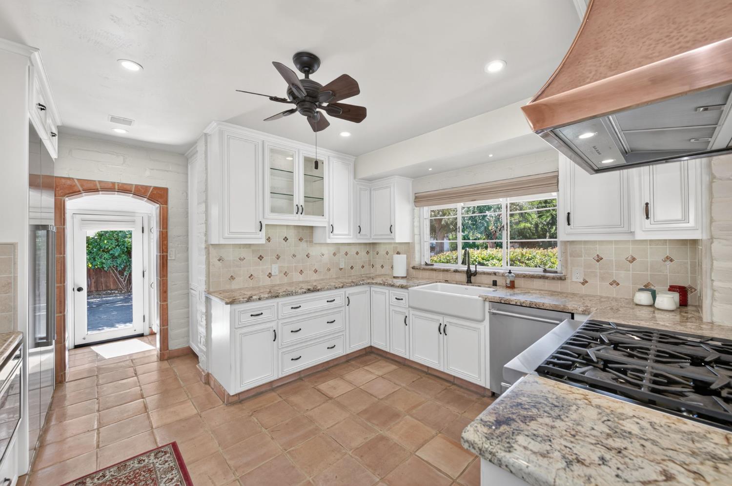 812 E Rialto Ave, Fresno, CA 93704