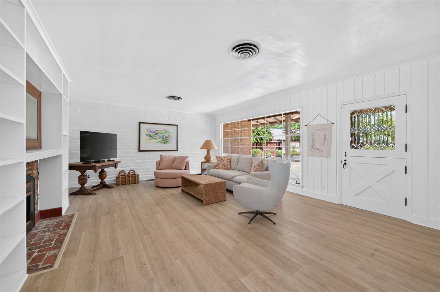 812 E Rialto Ave, Fresno, CA 93704