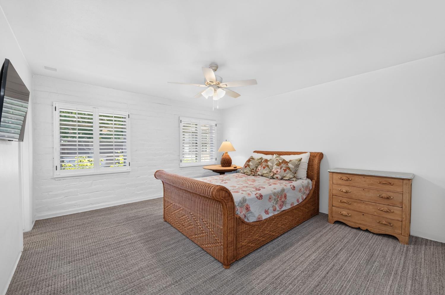 812 E Rialto Ave, Fresno, CA 93704