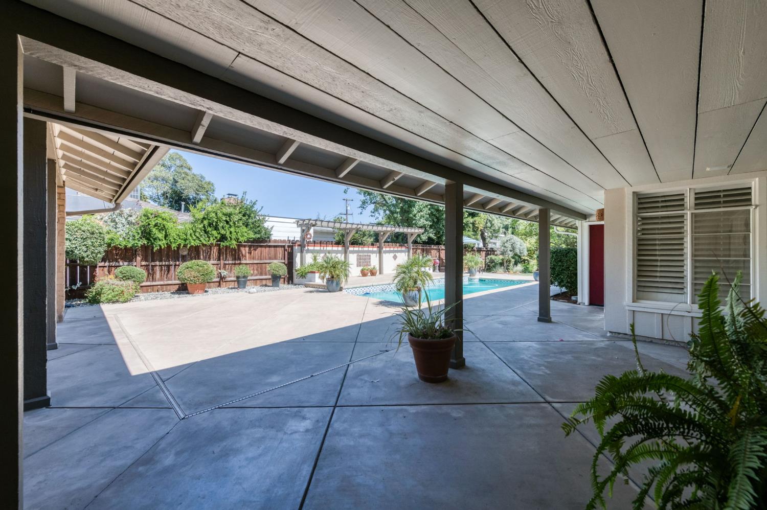812 E Rialto Ave, Fresno, CA 93704