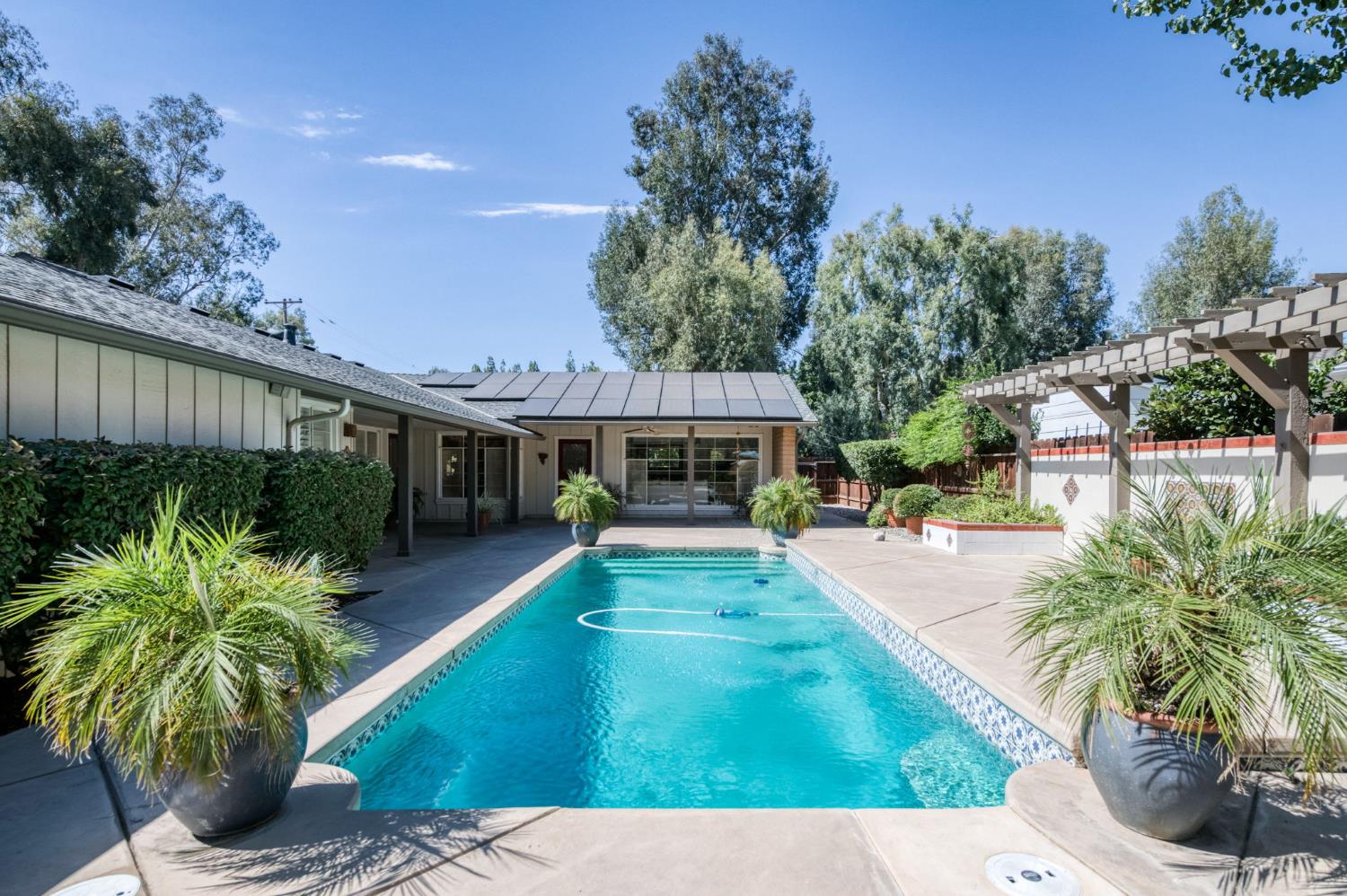 812 E Rialto Ave, Fresno, CA 93704