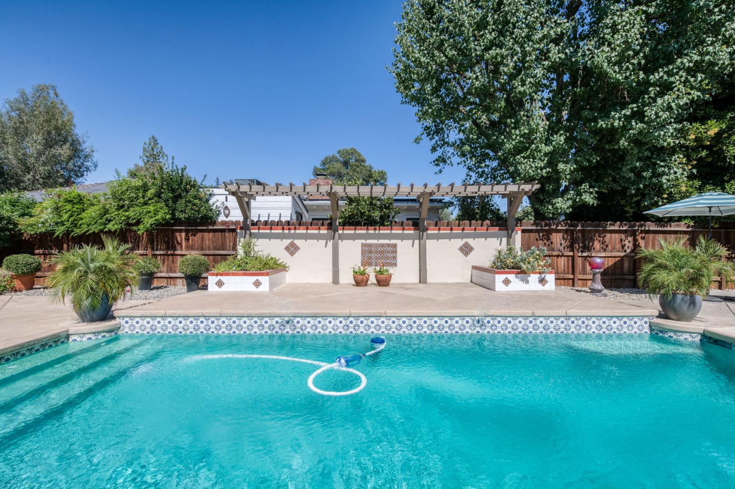 812 E Rialto Ave, Fresno, CA 93704
